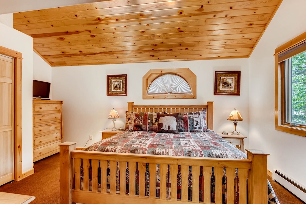 Estes Park Condos - Property Image 9