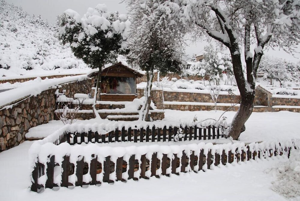 Menalia Villas & Suites