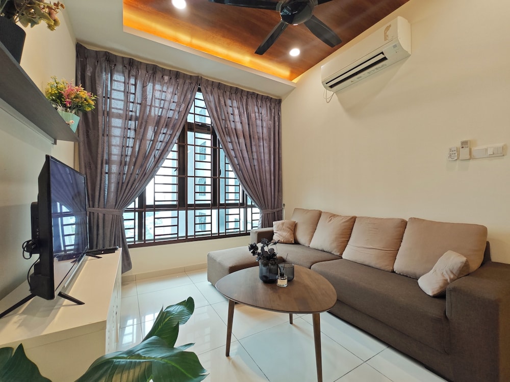 Kempas Dsummit Residences by Antlerzone