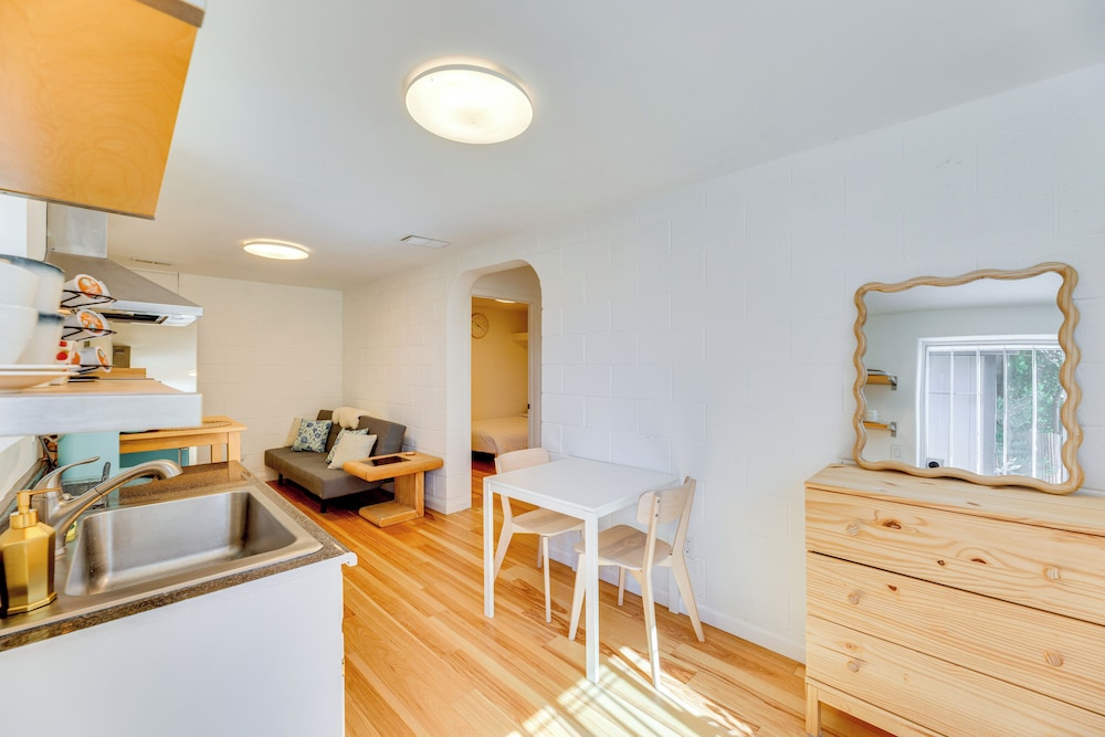 5 Mi to Dtwn Los Angeles: Apt w/ Outdoor Space!