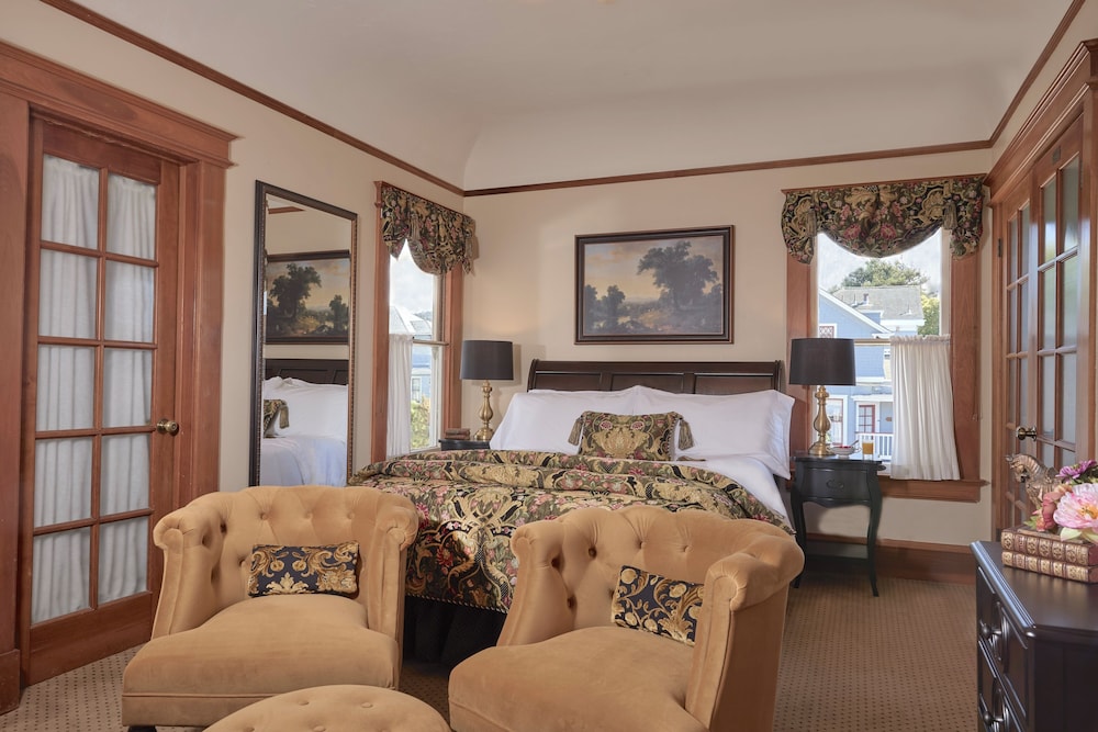 The Charles Pacific Grove - Artfully Designed Inclusive Inn