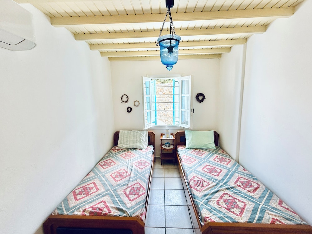 Stylish 2 Bd Escape Apt at Ornos Beach