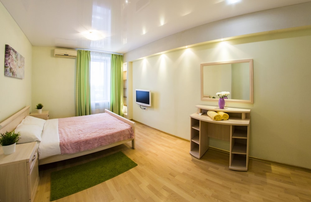 Apartment on Dekabristov 116