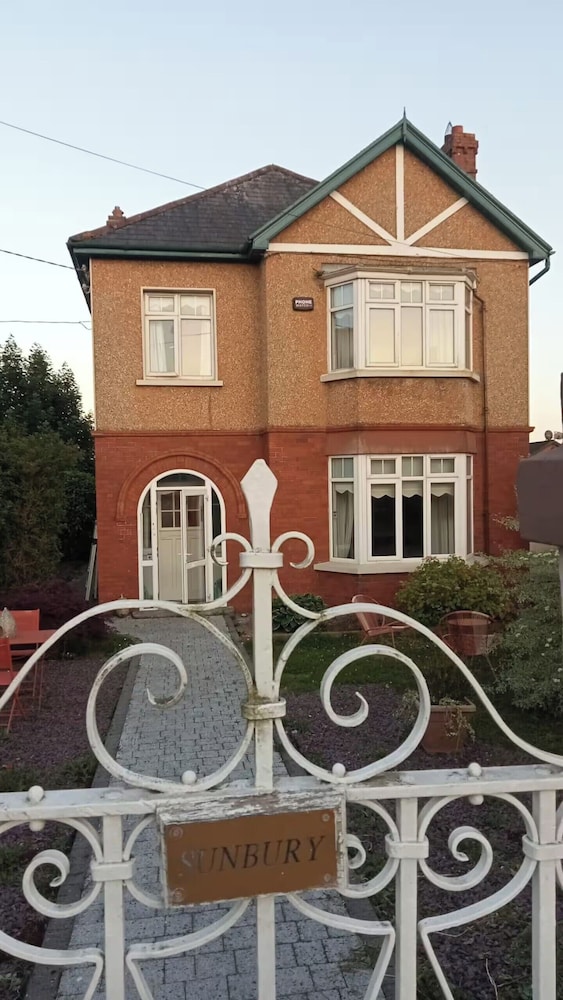 Spacious 4 Bedroom House in Limerick