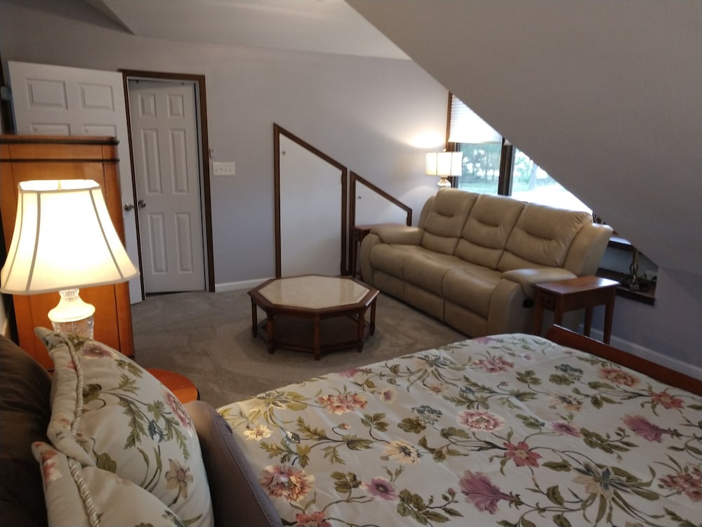 Kingsbay Mansion & Vacation Houses