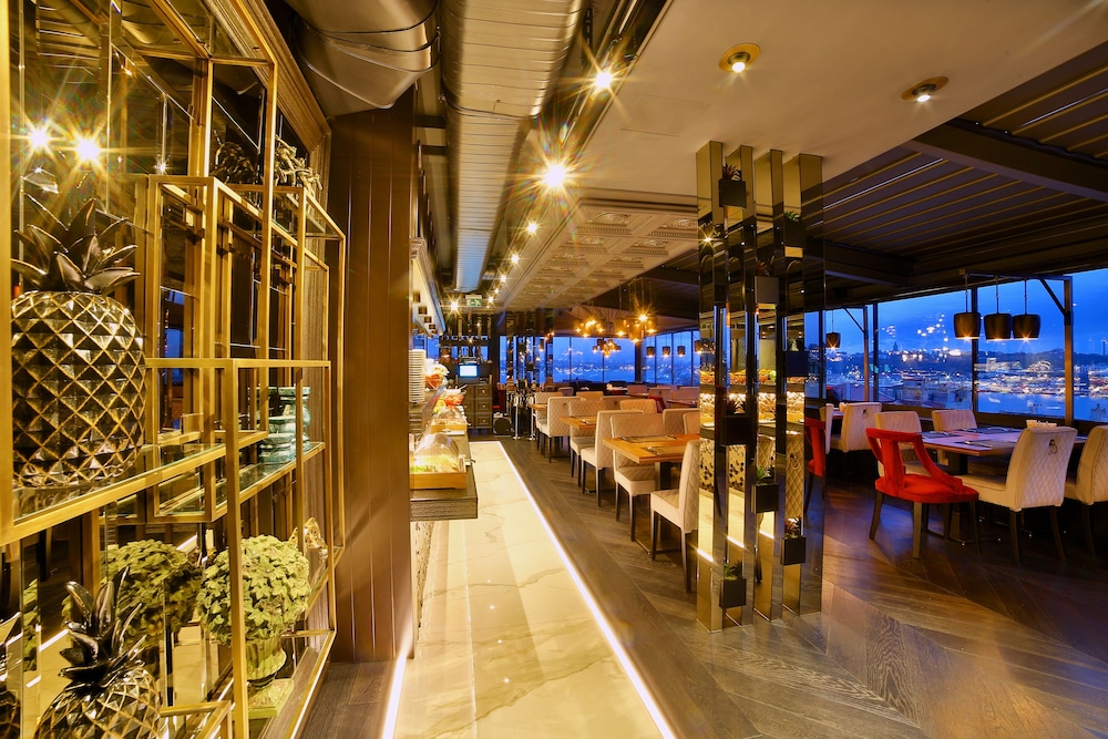 Momento Golden Horn Otel - Image 33