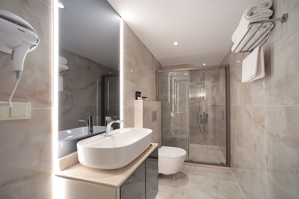 Gatto Suites & Residence