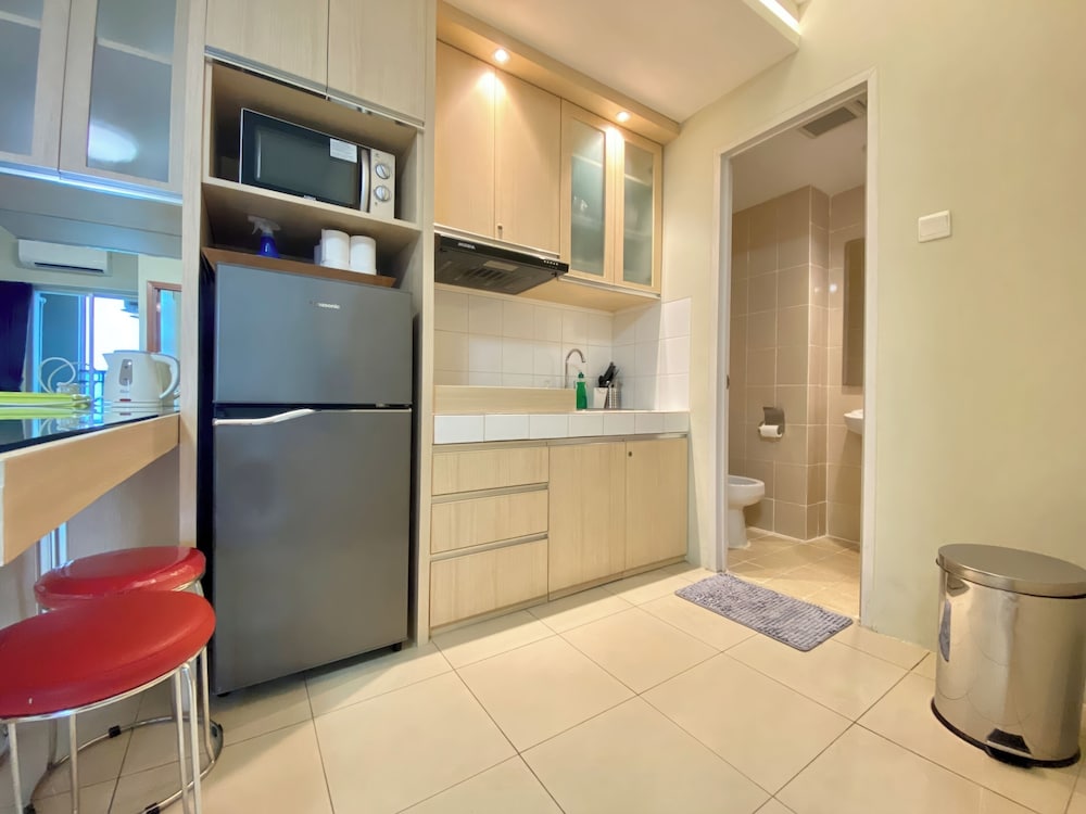 Genius Jakarta - Gading Greenhill Apt