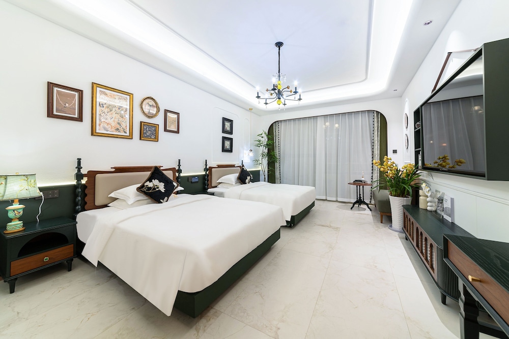 Vishan Garden Trendy Hostel