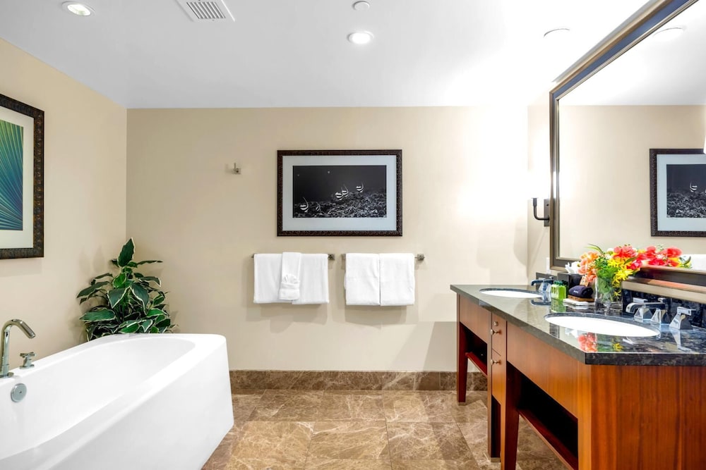 Honua Kai Hokulani 3 Free Rental Cars KBM Resorts Ocean Front 3 Units, 8 Bedrooms Ml-2594