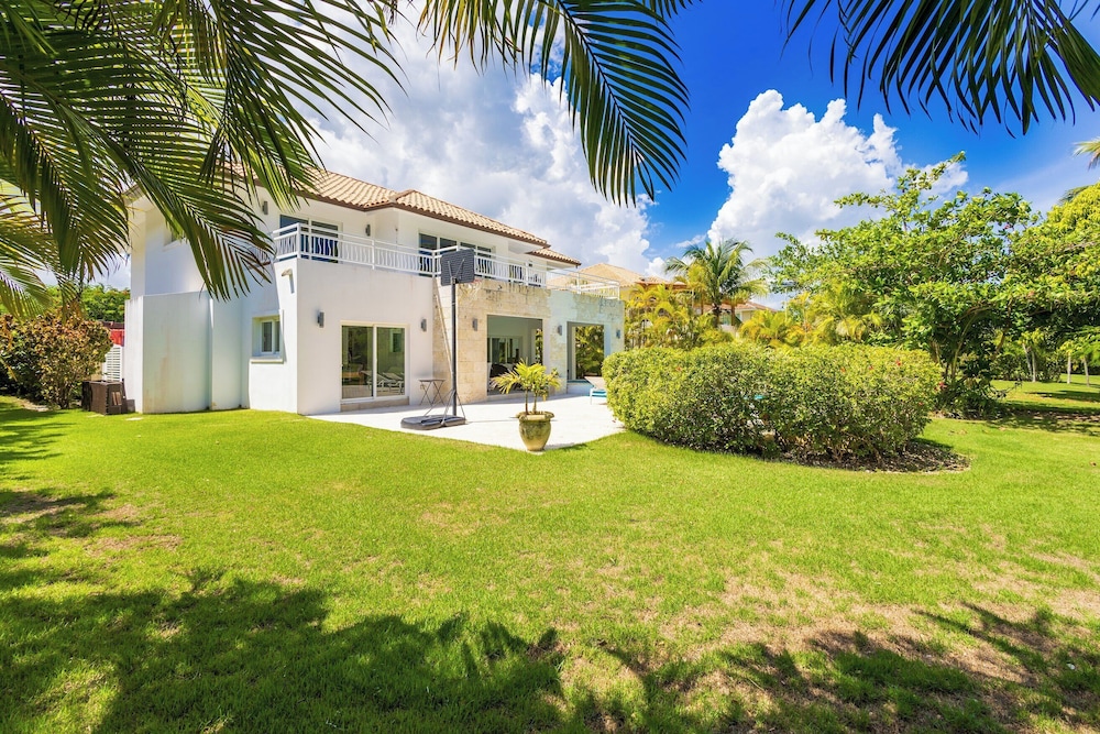 Villa Buganvilla 252 - 4BR Pool Jacuzzi Golf