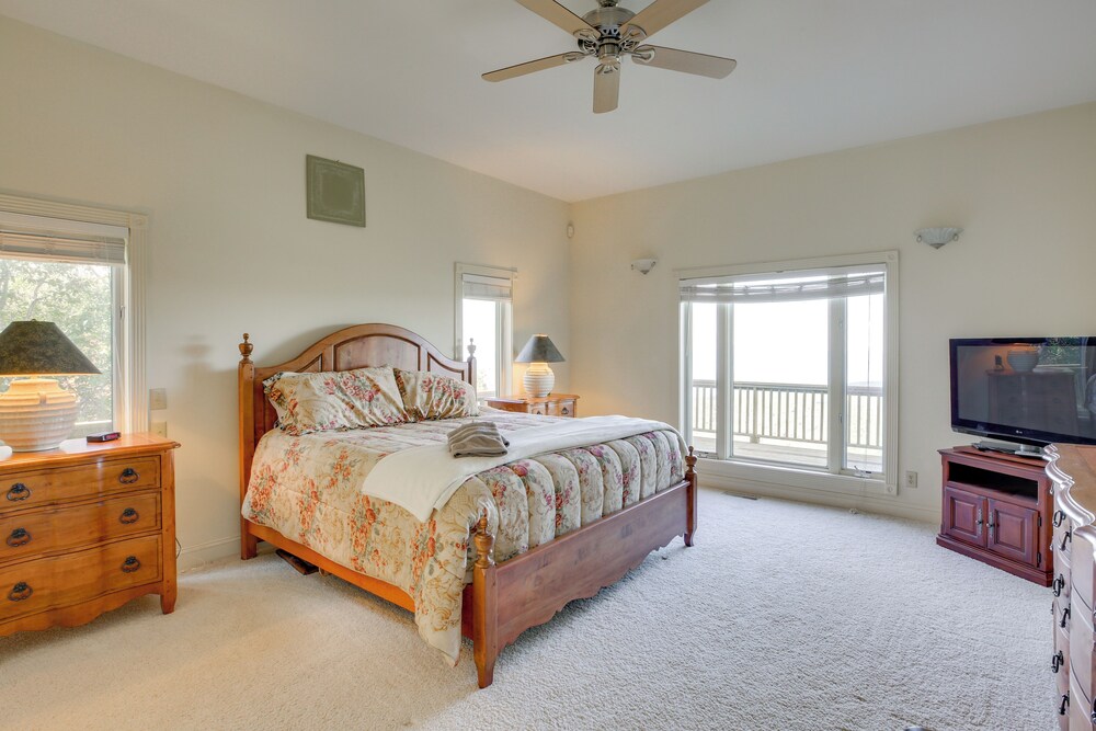 Beech Mtn Views, Next to Ski Resort: Home w/ Decks
