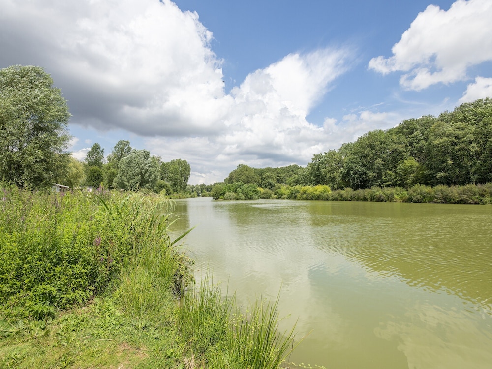 Mobile Home in Veuzain-sur-loire With Garden