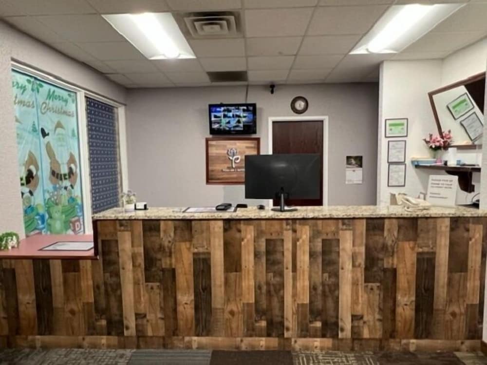 Posh Inn & Suites