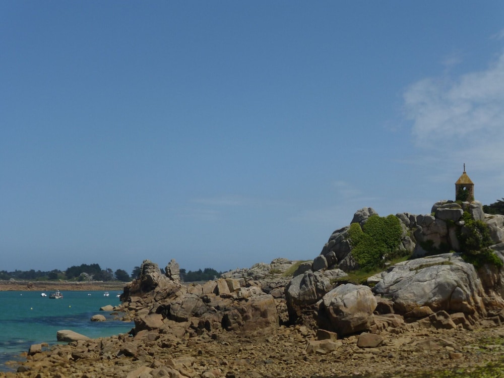 Holiday Home in Port Blanc by Sandy Beach