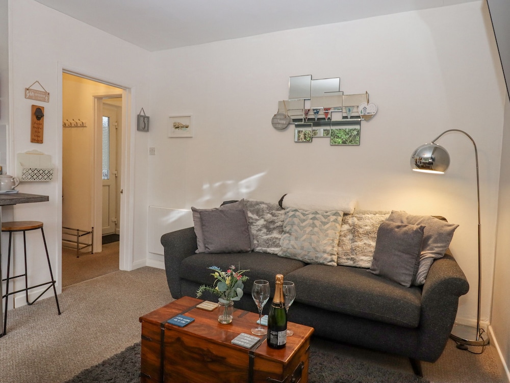 3 Dolphin Court view 5