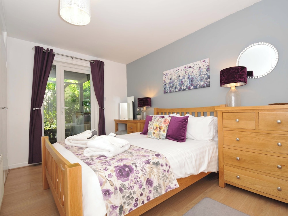 60 Valley Lodge