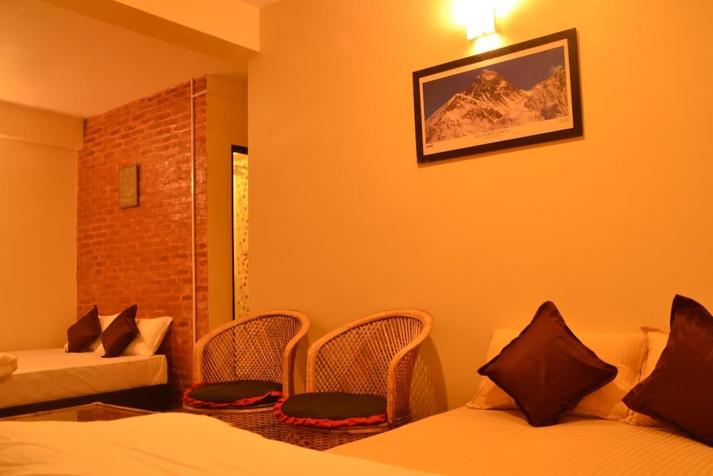 Pradhan House Homestay with Garden