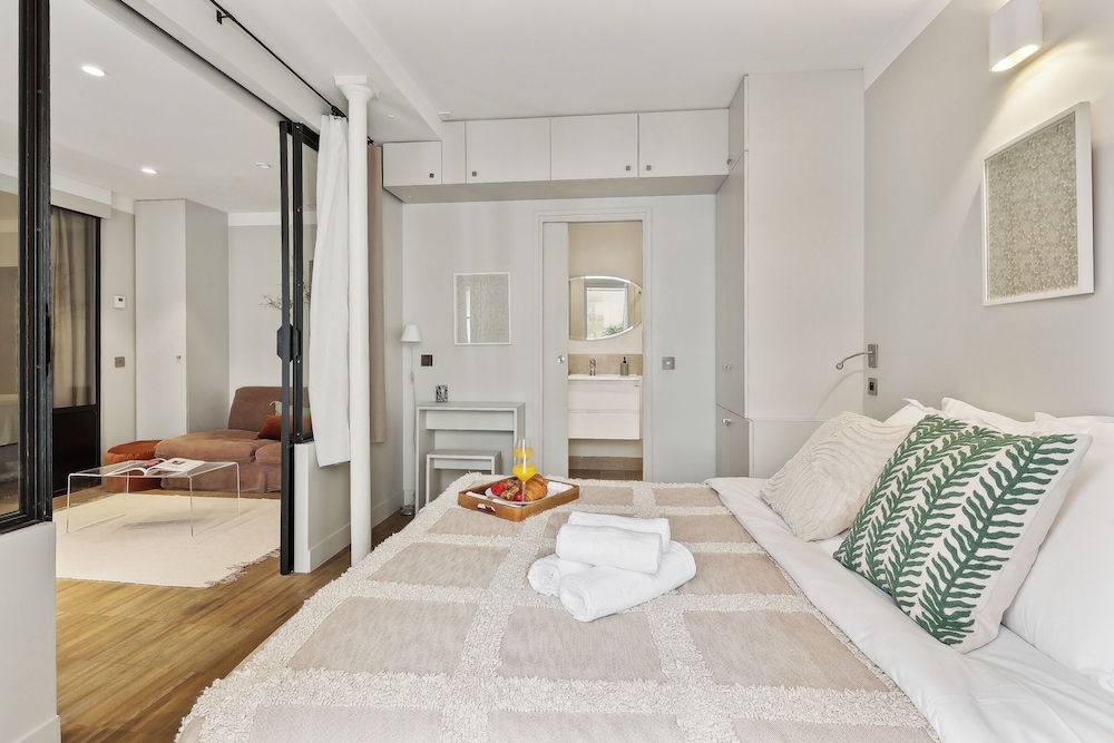 Chic 2BR 2BA near Place des Vosges