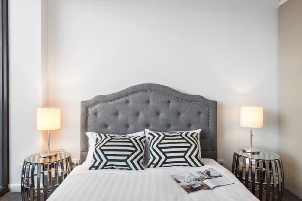 Incredible City Views in Convenient CBD Apartment