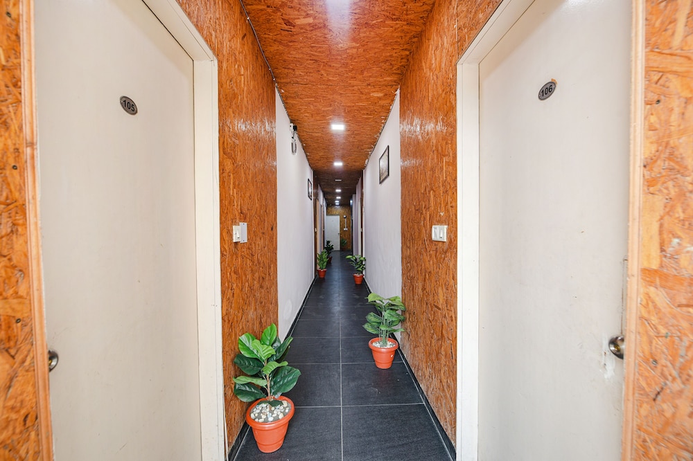 FabHotel The White Orchid