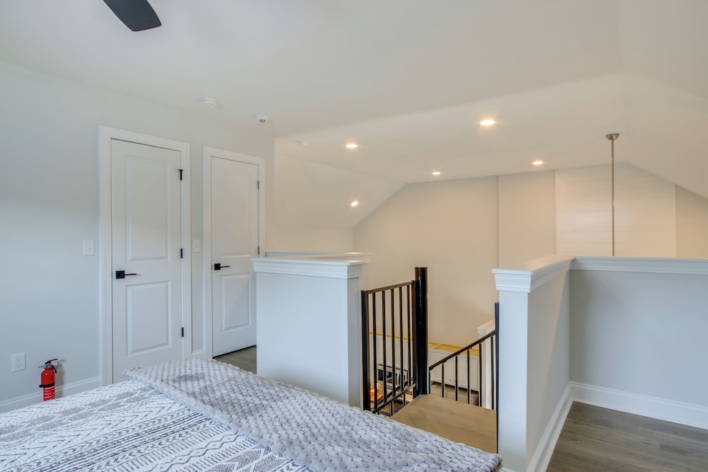 Walk to Marina: Lake Greenwood Retreat w/ Hot Tub