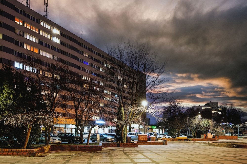 Silver - by Kairos Apartments