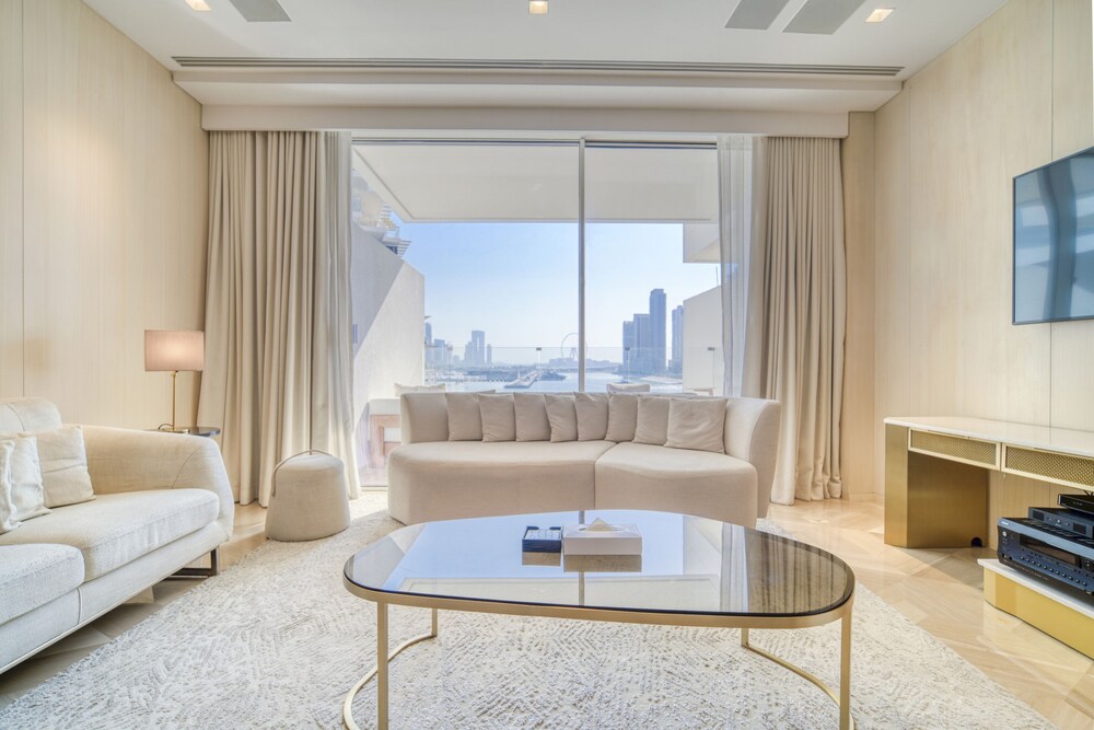 Five Palm Jumeirah Residences -Mint Stay