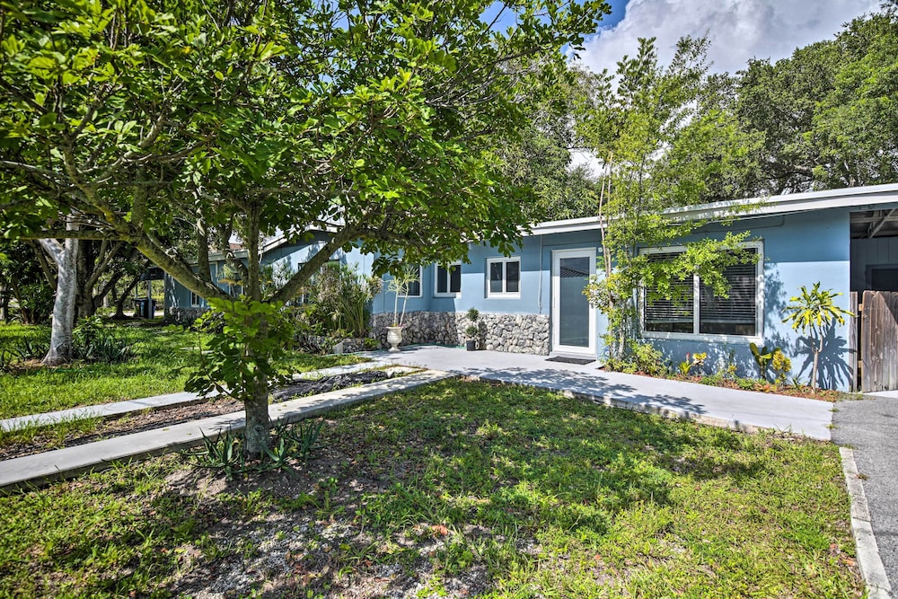 Shady & Eclectic Fort Lauderdale Dwelling w/ Yard! view 5