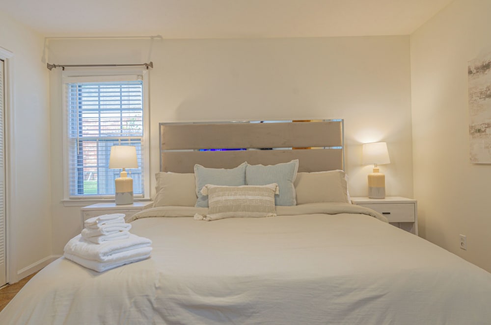 Relaxing 3BR Getaway with Pool and games