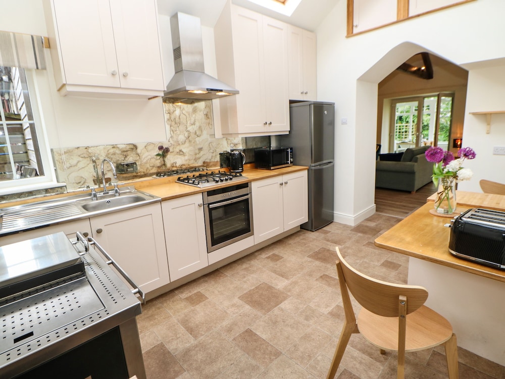 The Cottage, 5 Richley Terrace