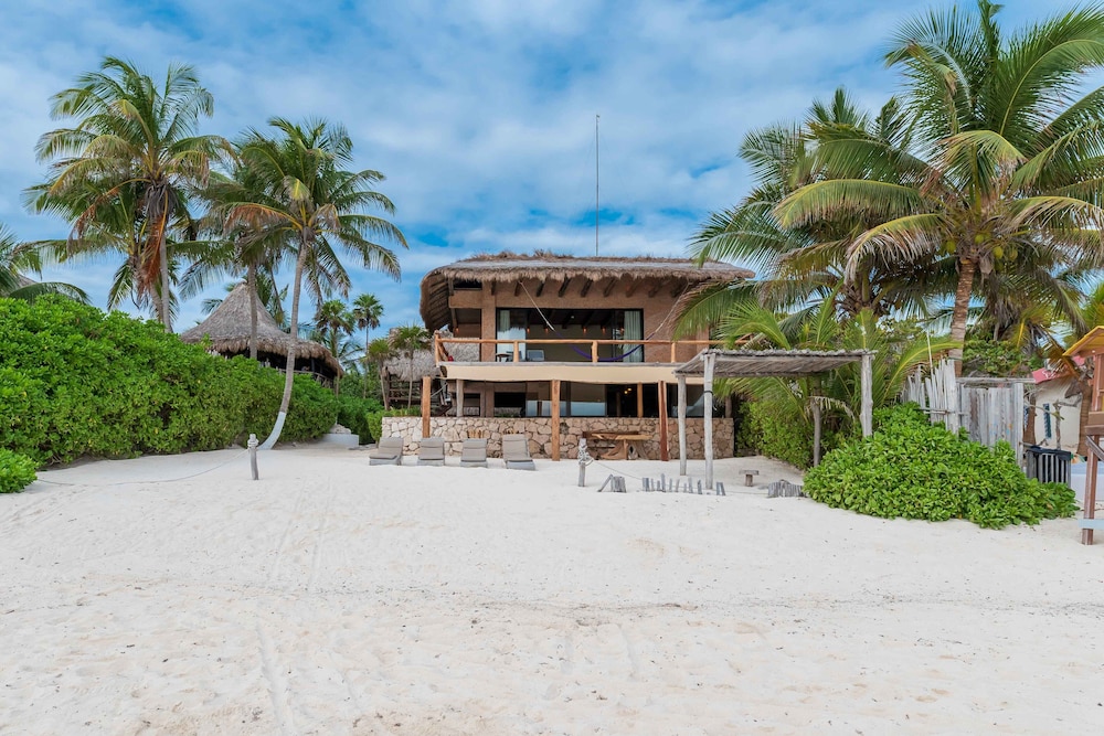 Casa Aakbal view 2