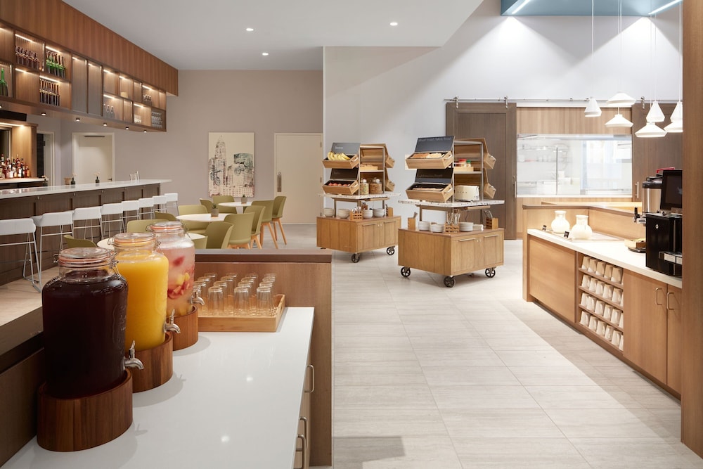 Fort Myers Vacations - Element Charlotte Uptown - Property Image 12