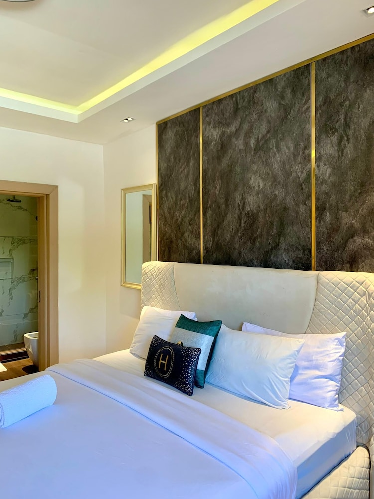 Sujimoto Serviced Apartments