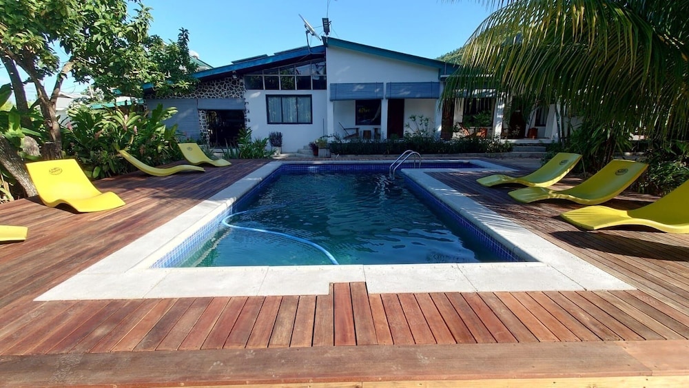 Castaway Lodge