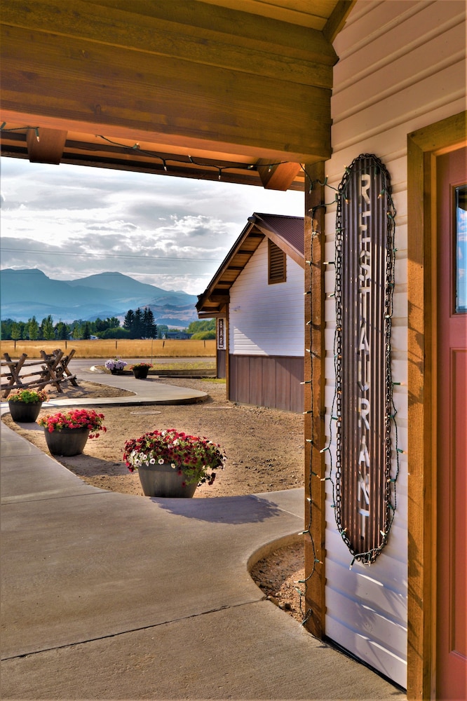 McAllister Inn & Lodging