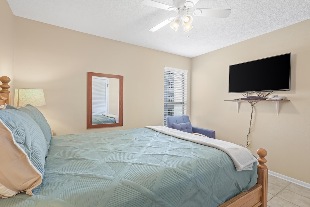 Sandpiper 2c 2 Bedroom Condo by RedAwning view 2