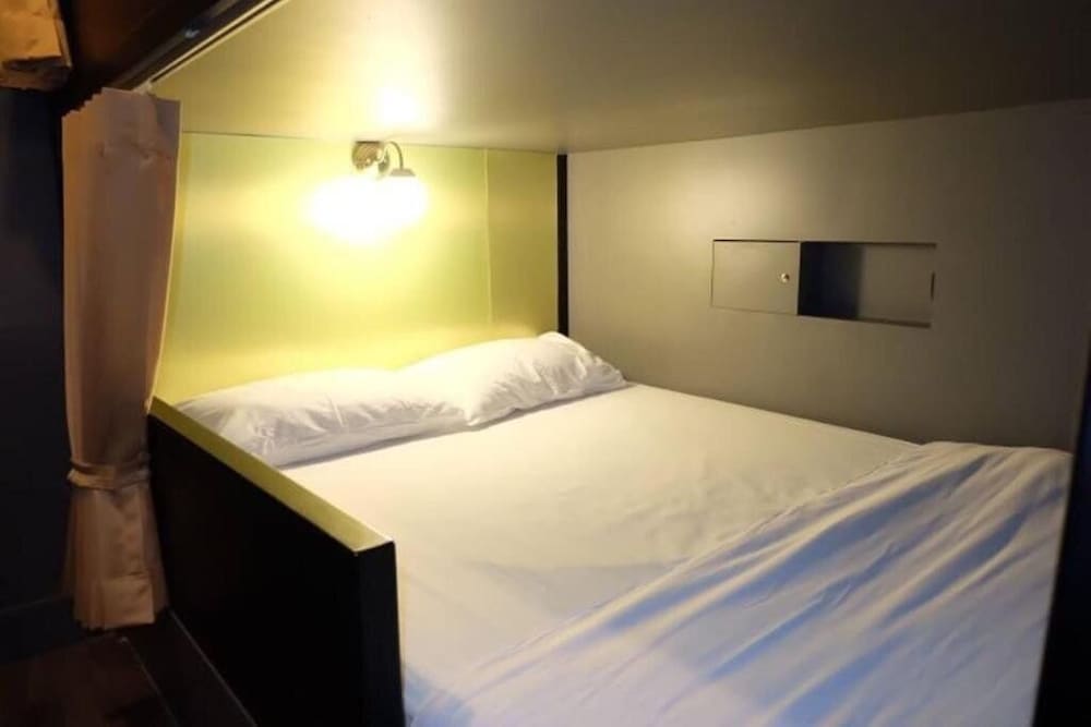 Four Sisters Homestay - Hostel