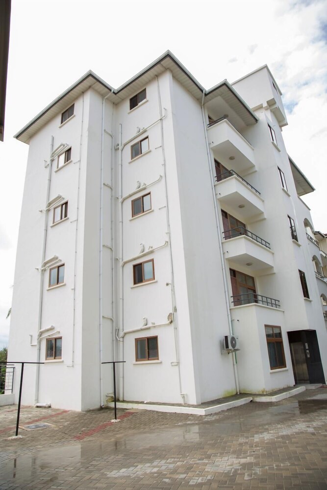 Baobab Hotel Apartment By Zakinn