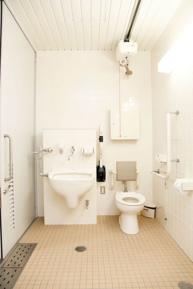 Shin-Osaka Youth Hostel