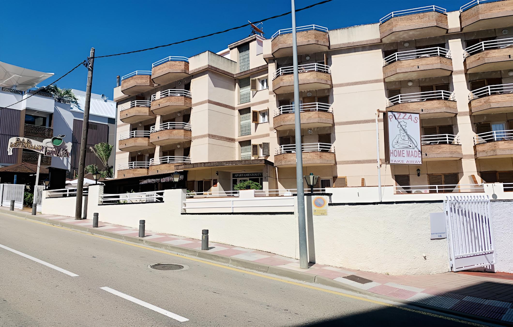 Eva Apartahotel
