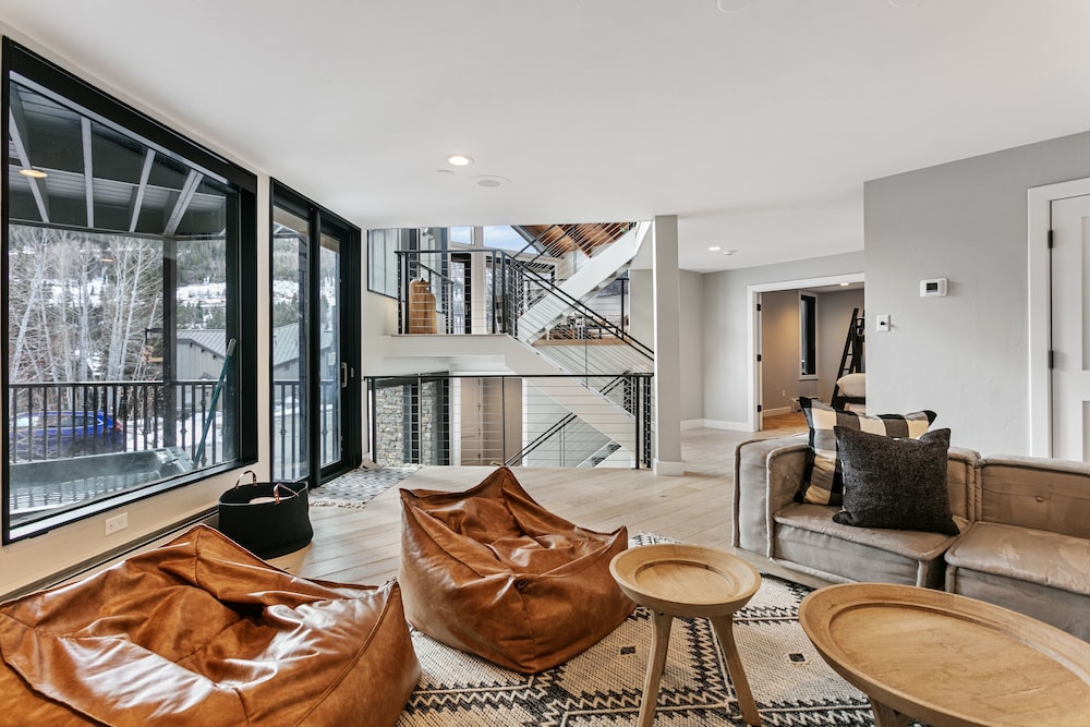 1207 - Four Bedroom with Spa Pinnacle 4 Condo
