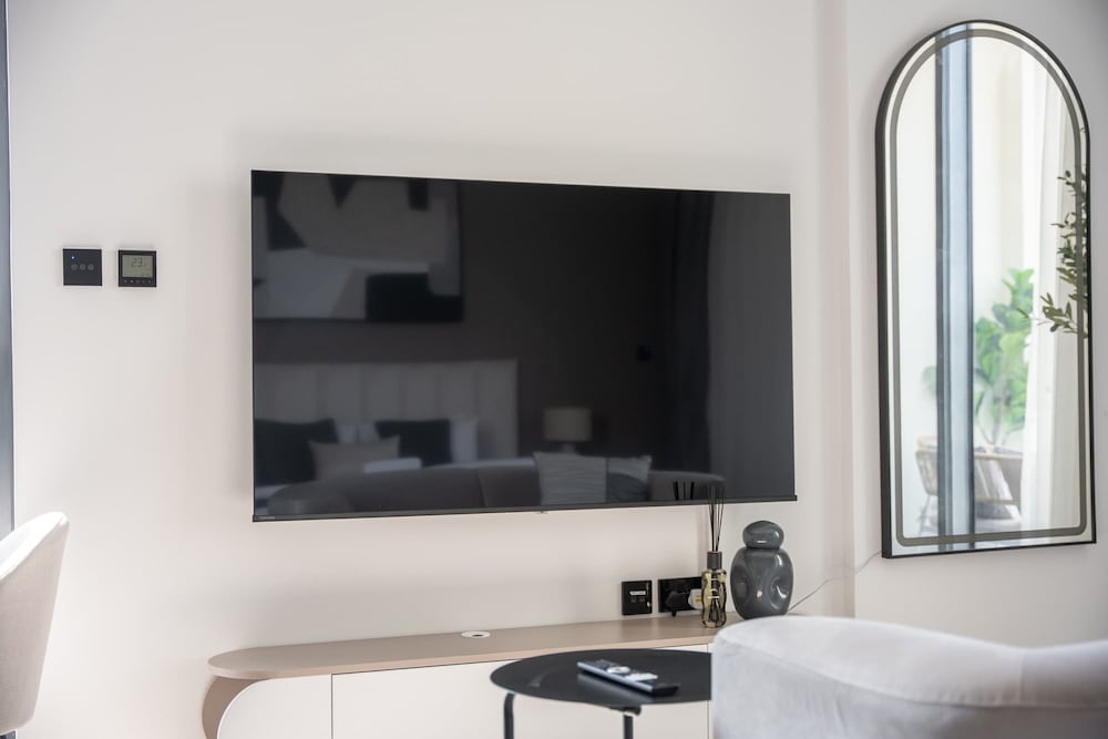 Sleek Studio in Jumeirah Village Triangle
