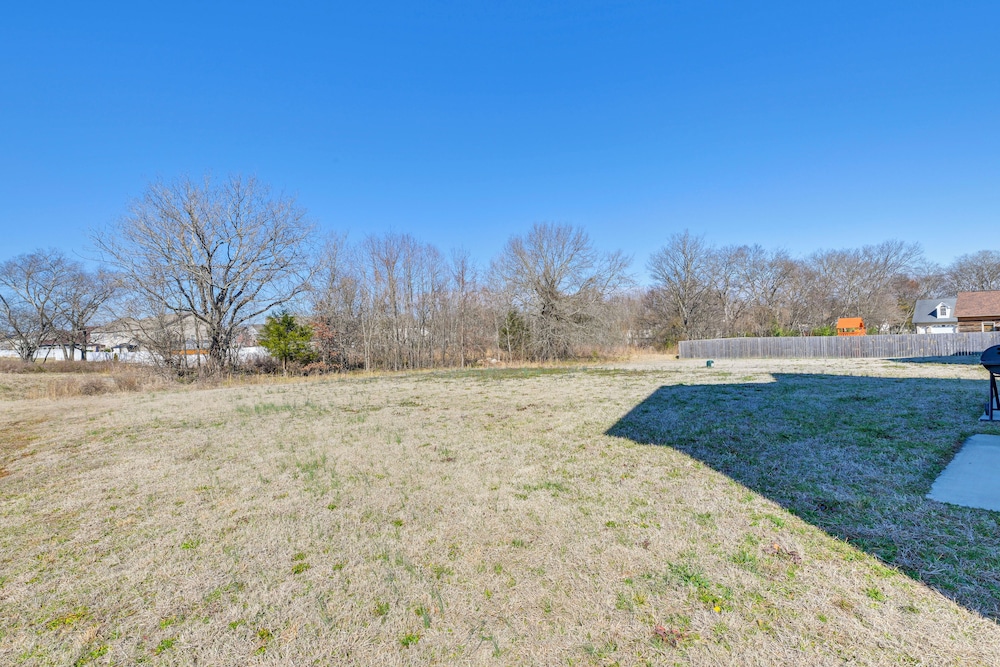 5 Mi to Charlotte Motor Speedway: Cozy Townhome