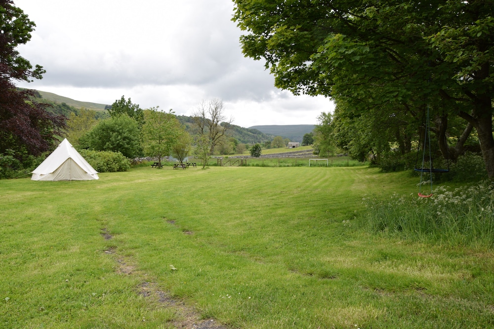 Sweetbriar Cottage B&B and Camping