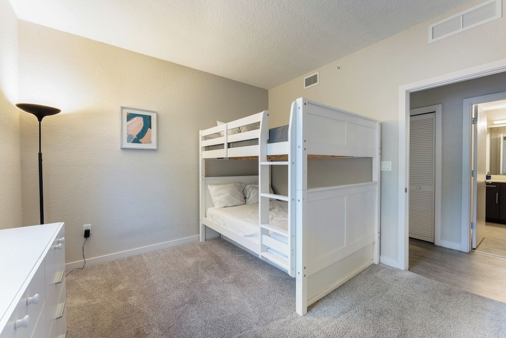 Daytona 3BR Getaway Pool, Gym, Pet Friendly