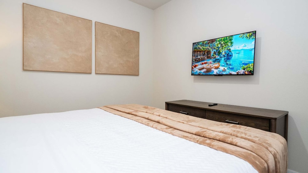 Upstay Family Fun 5BR Retreat w Pool Games Room