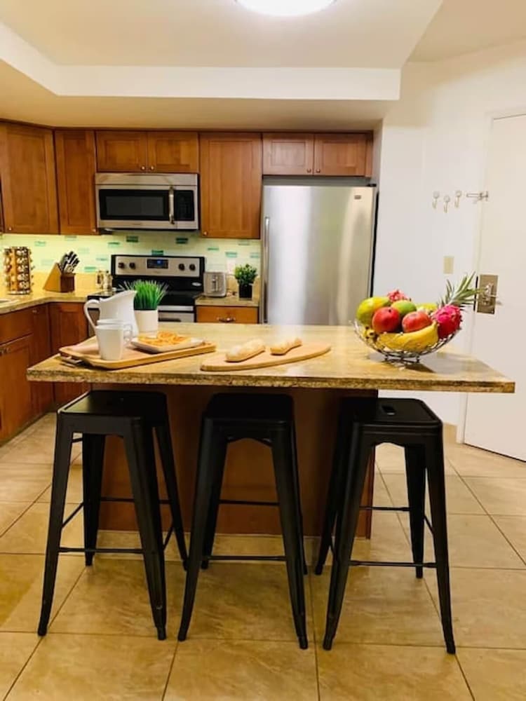 Signature Residences at Maui Banyan