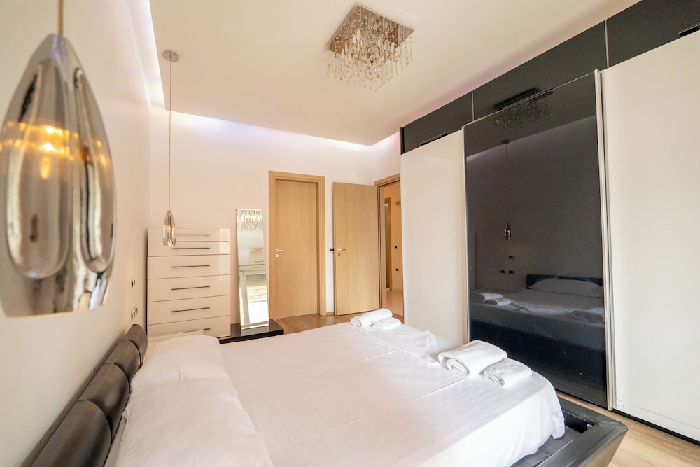 Tirent Apartment-Spacious 2-Bedroom Stay in Delijorgji Tirana