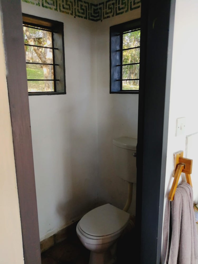 Stunning 1-bed House in Siavonga view 3
